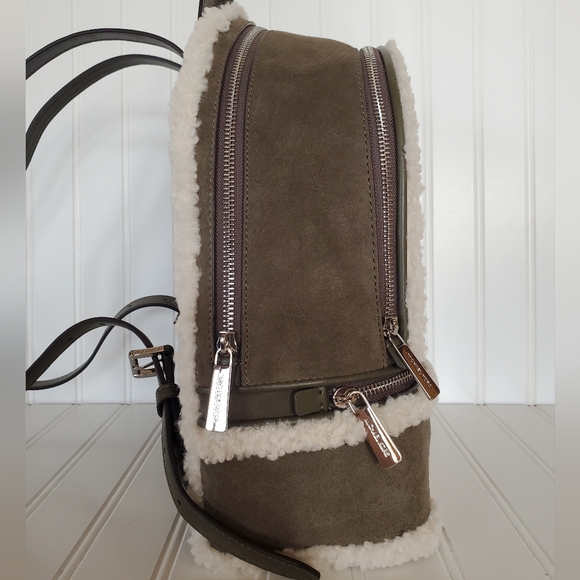 Michael Kors Olive Backpack NWT - Picture 3 of 7